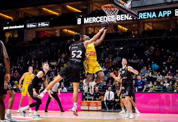 吉鲁虽保持 吉鲁虽保持