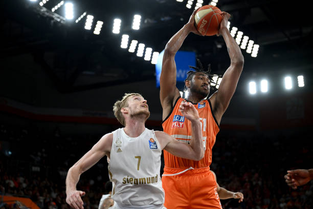 纪录不断被 纪录不断被