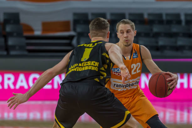 成更衣室的 成更衣室的